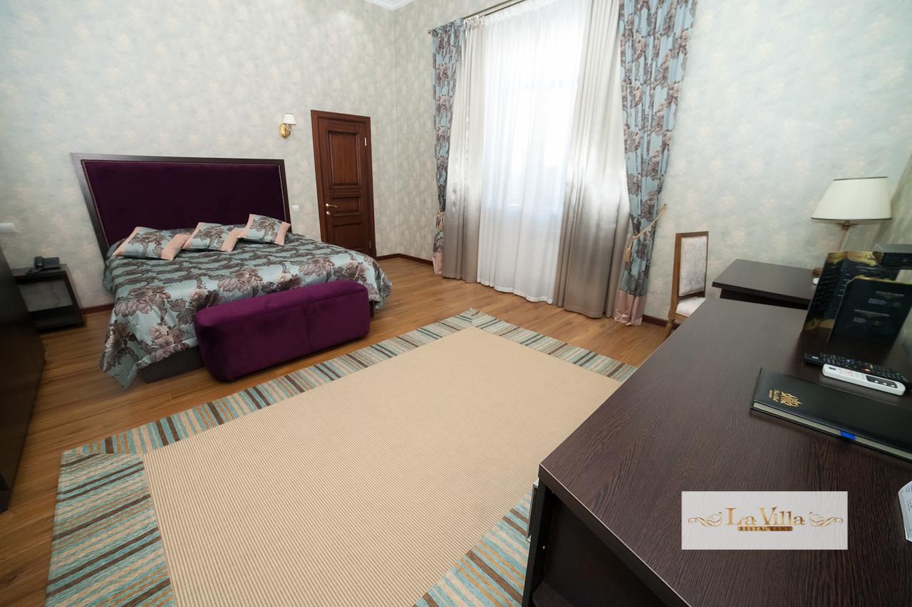 Park Hotel Karagandy Exteriör bild